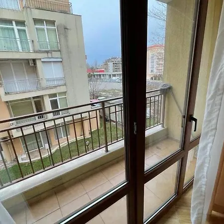 2 Bedroom Apartment In Central Sunny Beach Pool アパート